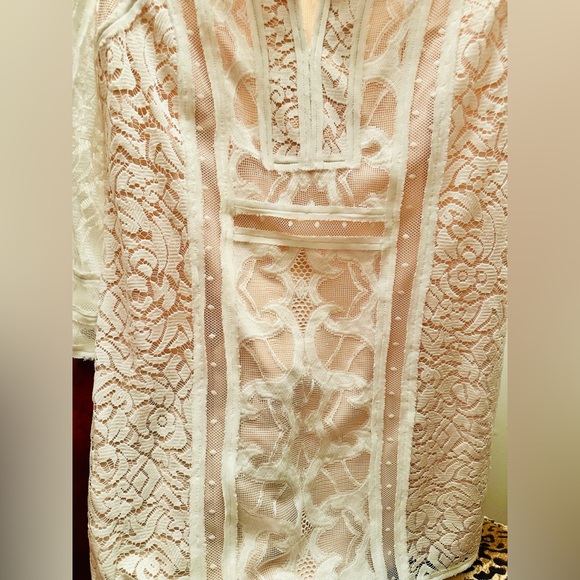 BCBGMAXAZRIA White Lace 3/4 Sleeve Shift Mini Dress, XS - Picture 4 of 5